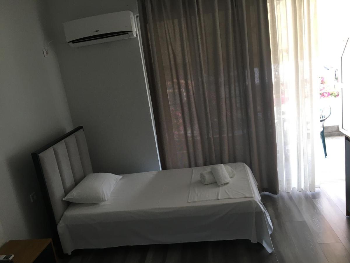 Irini Boutique Rooms!!! Himarë Dış mekan fotoğraf