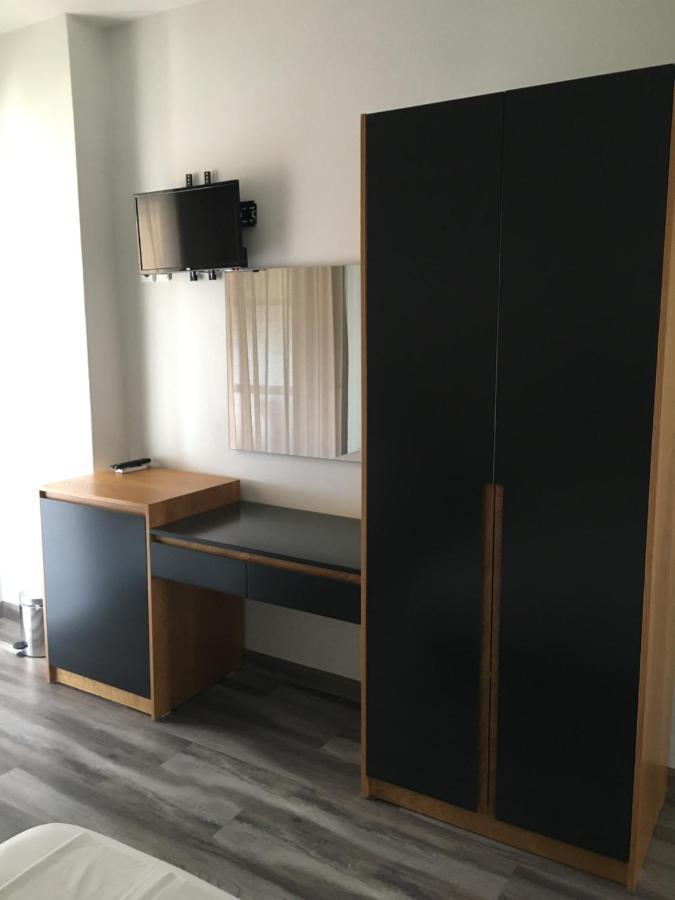 Irini Boutique Rooms!!! Himarë Dış mekan fotoğraf