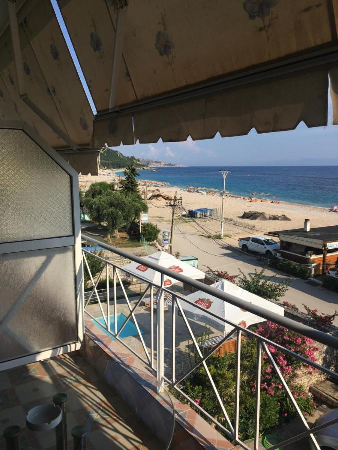 Irini Boutique Rooms!!! Himarë Dış mekan fotoğraf