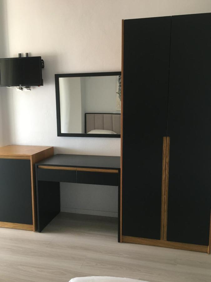 Irini Boutique Rooms!!! Himarë Dış mekan fotoğraf