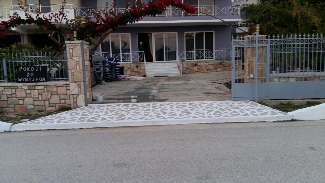 Irini Boutique Rooms!!! Himarë Dış mekan fotoğraf