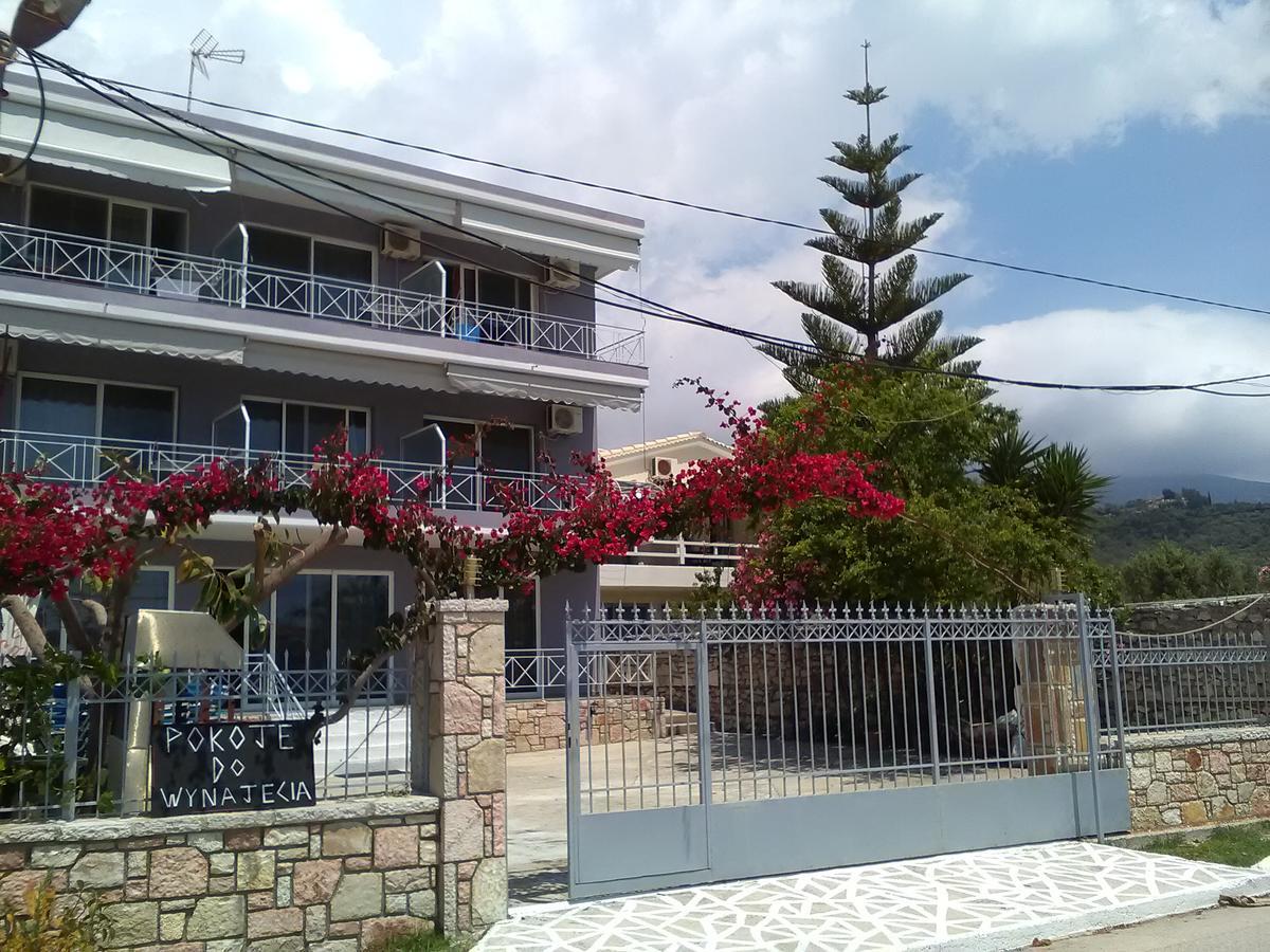 Irini Boutique Rooms!!! Himarë Dış mekan fotoğraf
